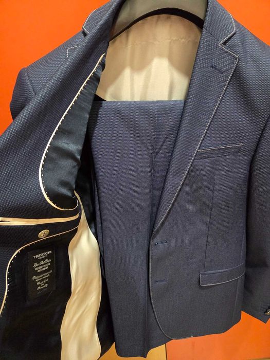 Мъжки Костюм от Теодор