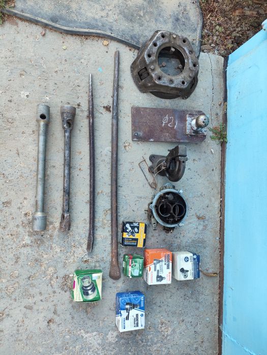 Запчасти УАЗ продам