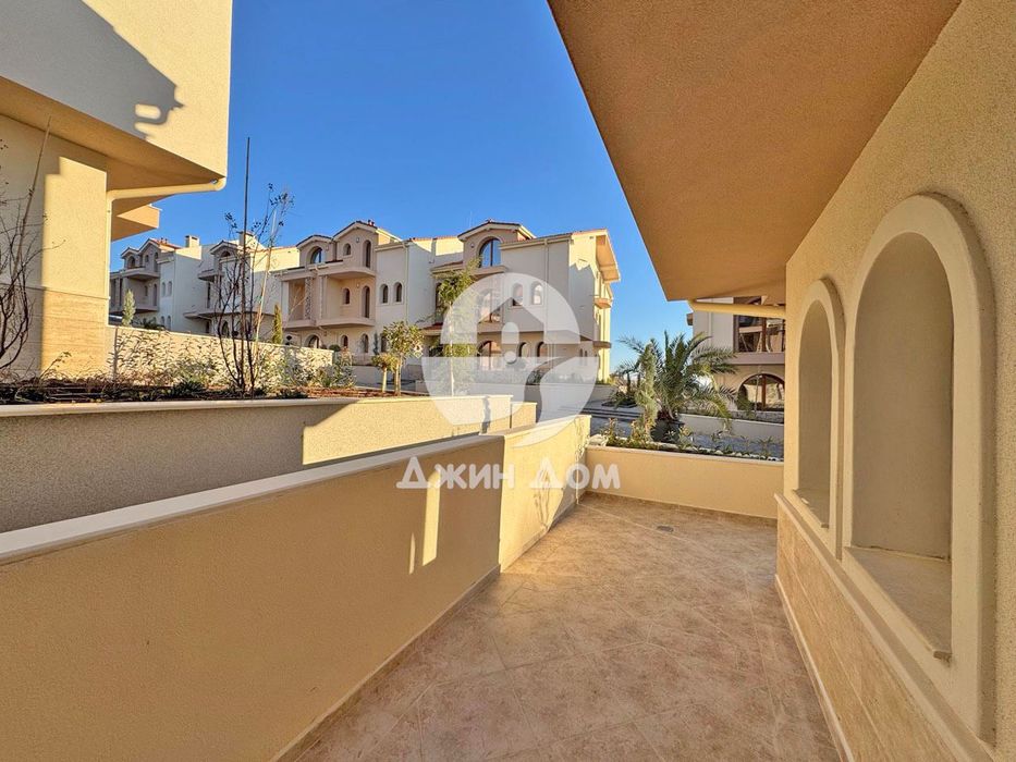 Продава се Двустаен апартамент в с. Кошарица, Област Бургас - 71 кв.м за 1191 €/кв.м - Снимка #1