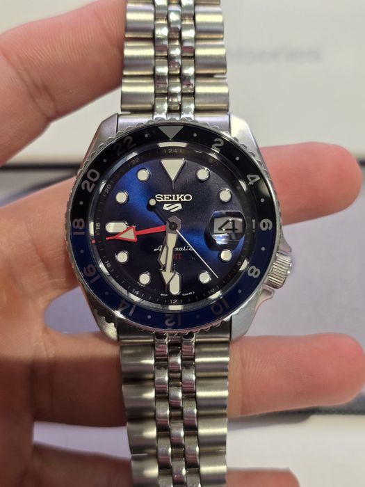 Часовник Seiko 5 Sports GMT SSK003K1