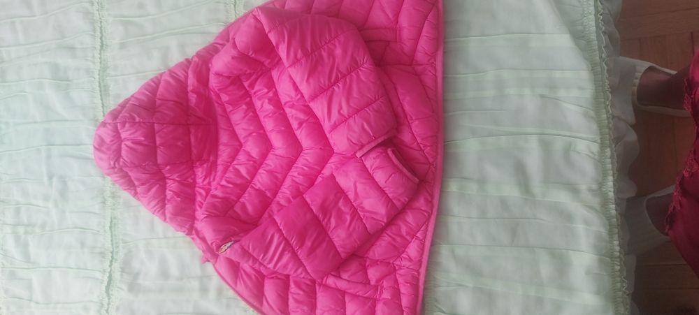 Розово яке Бенетон подходящо за момиче