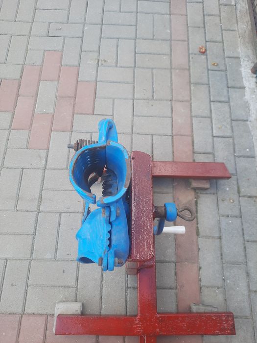 Masina manuala de curatat porumbul