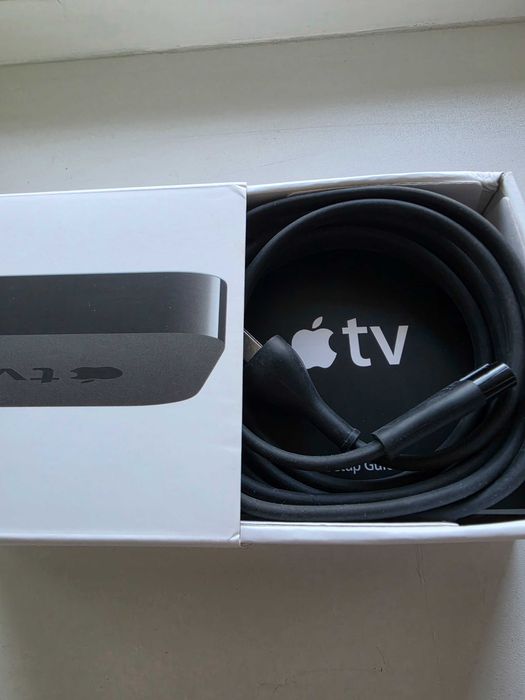 Приставка Apple TV
