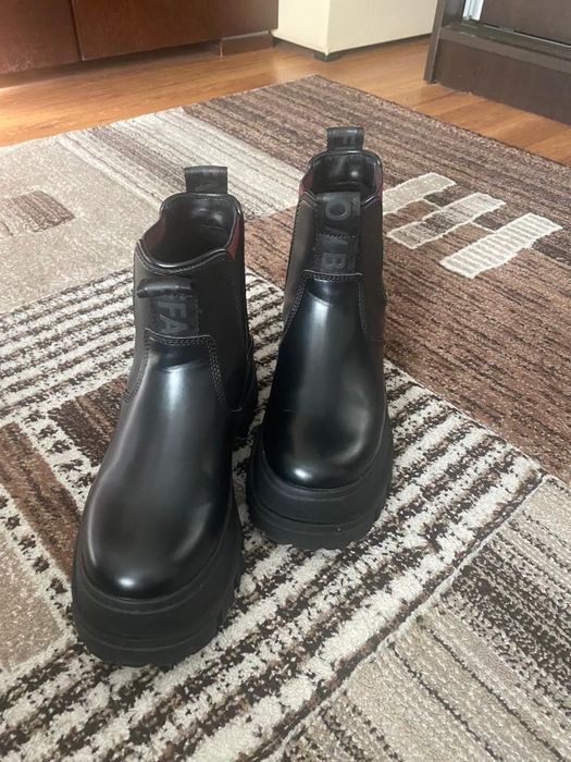 Vând ghete de Iarna