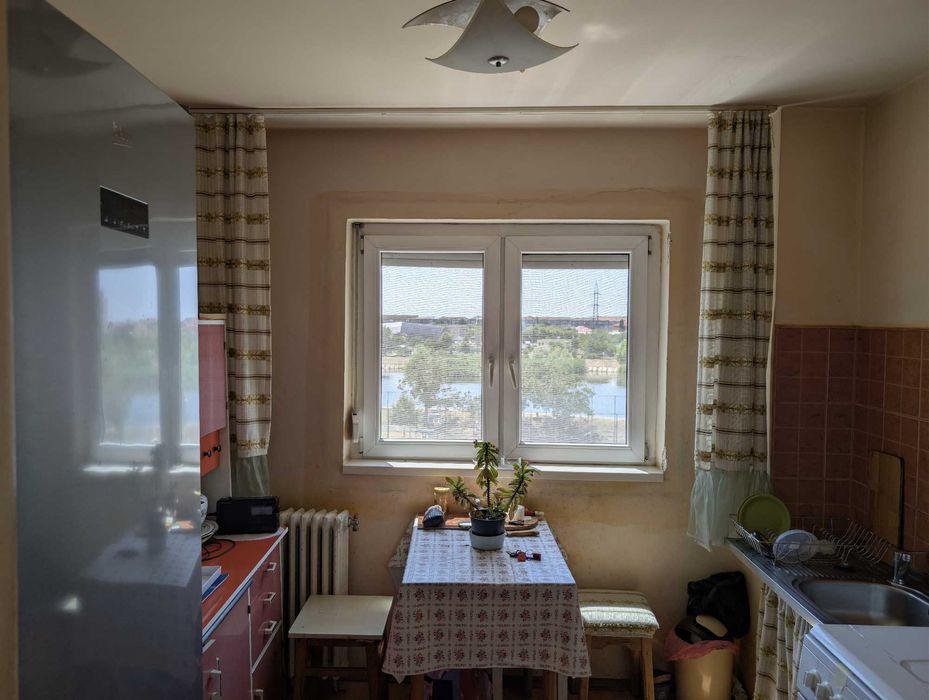 Vând ap. 2 camere strada Sovata
