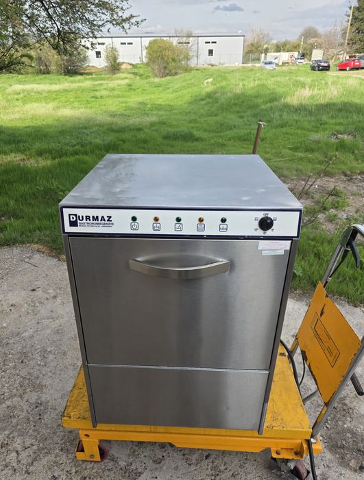 Професионална миялна машина с дренажна помпа