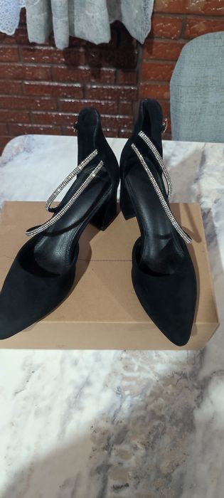 Vand pantofi toc