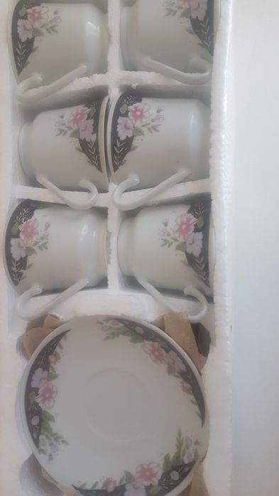 Set de 6 cesti si 6 farfurii pentru cafea , sigilat