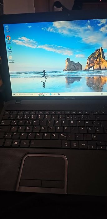 лаптоп  Toshiba Satelite 8GB