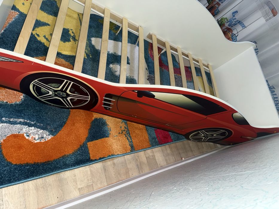 Детская кровать машинка