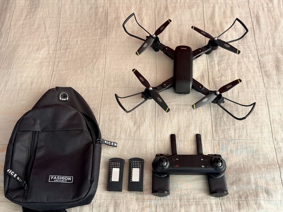 Продавам Дрон с две батерий