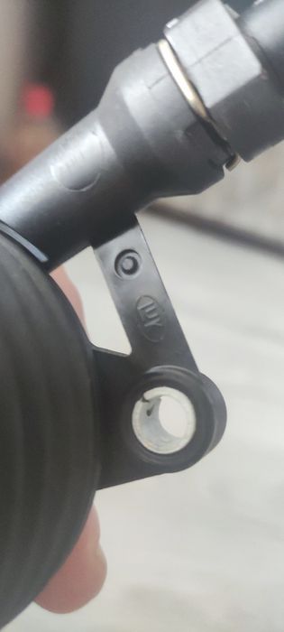 Продавам лагер помпа за съединител Киа спортидж 2