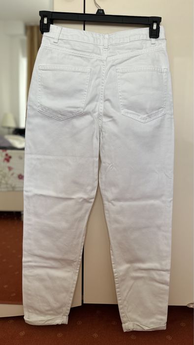 Blugi/ jeans albi dama Bershka , mărime 36