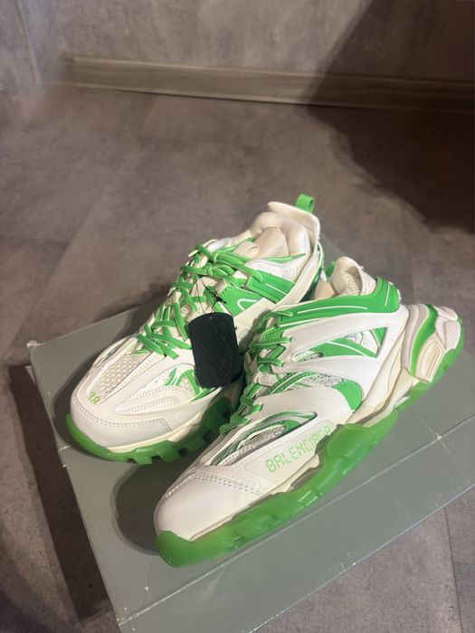 balenciaga track