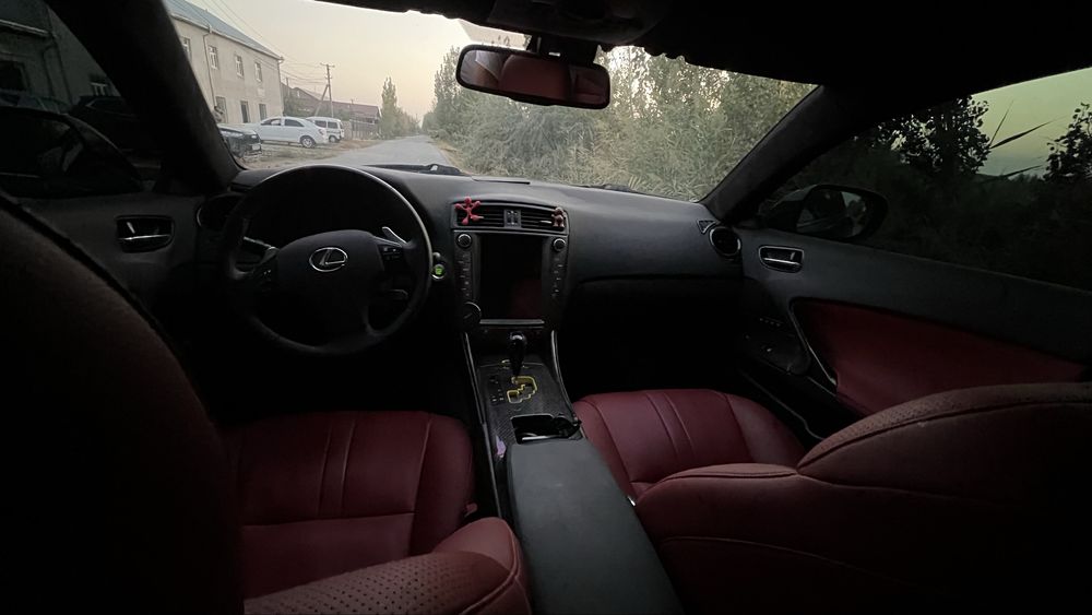 LEXUS F SPORT qilingan mashina raketa