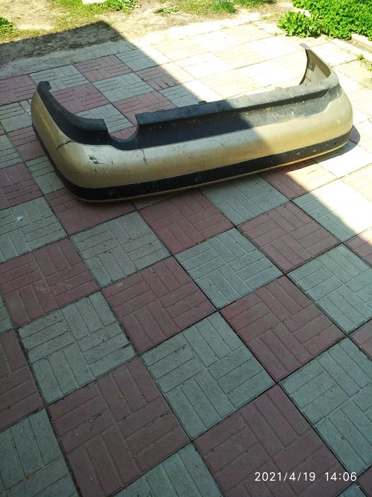 Задний бампер от тойоты