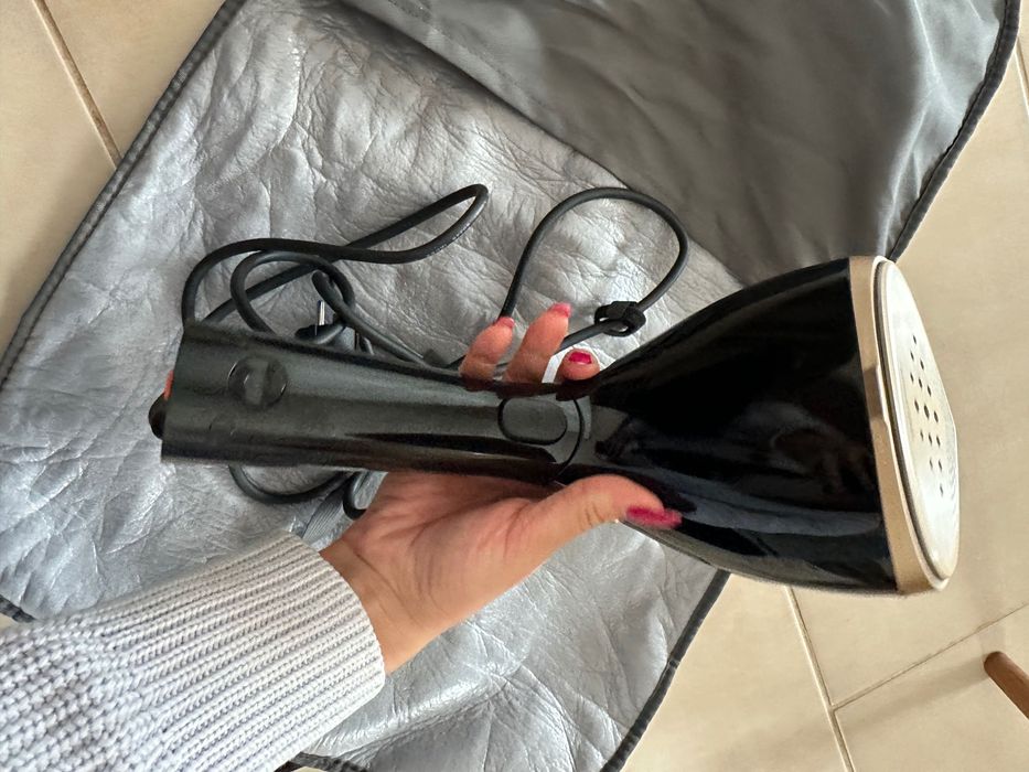 Уред за гладене с ПАРА PHILIPS 7000 - КАТО нов