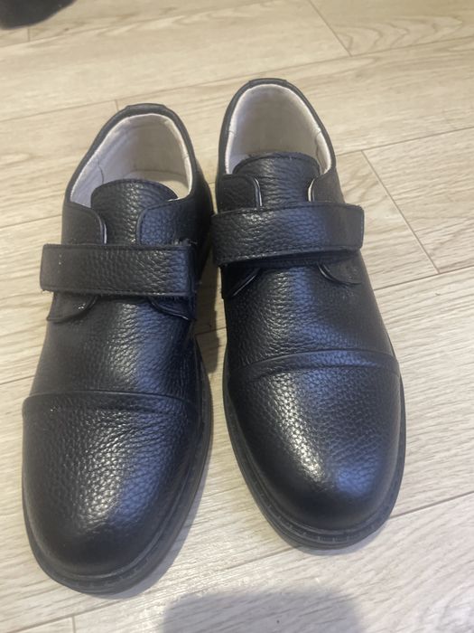 Продам детские туфли