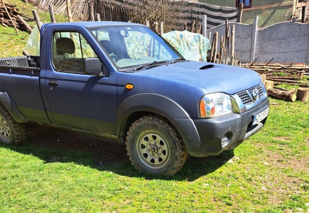 Vând Nissan Navara