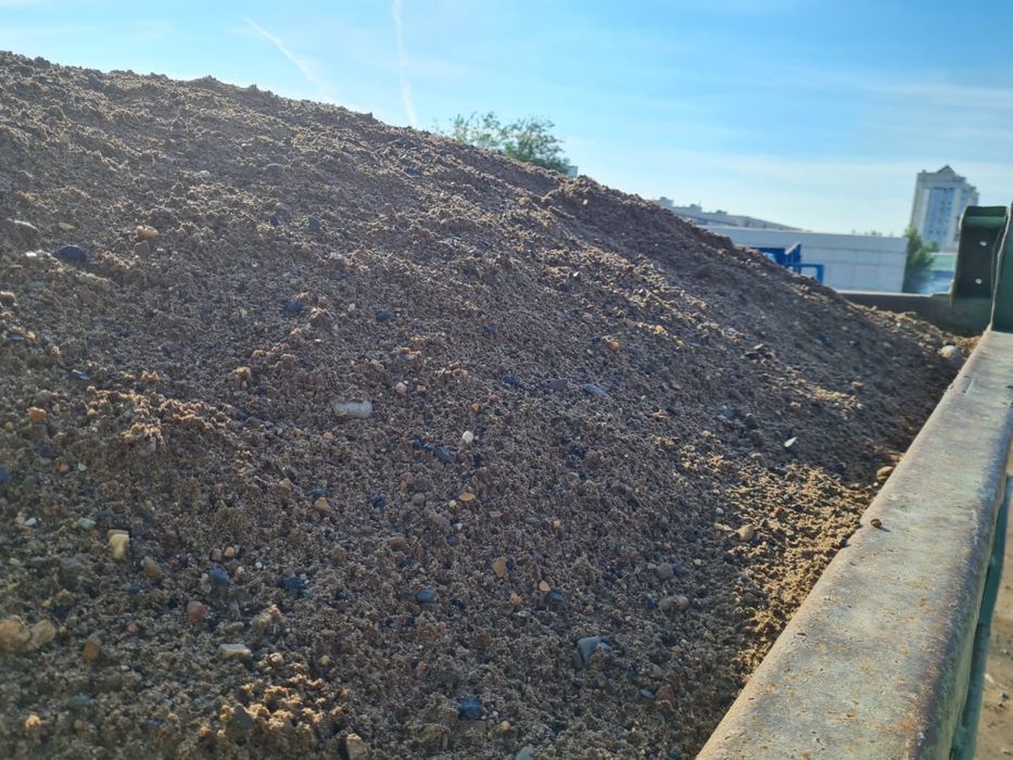 Доставка сыпучих: ПГС, песок и тд