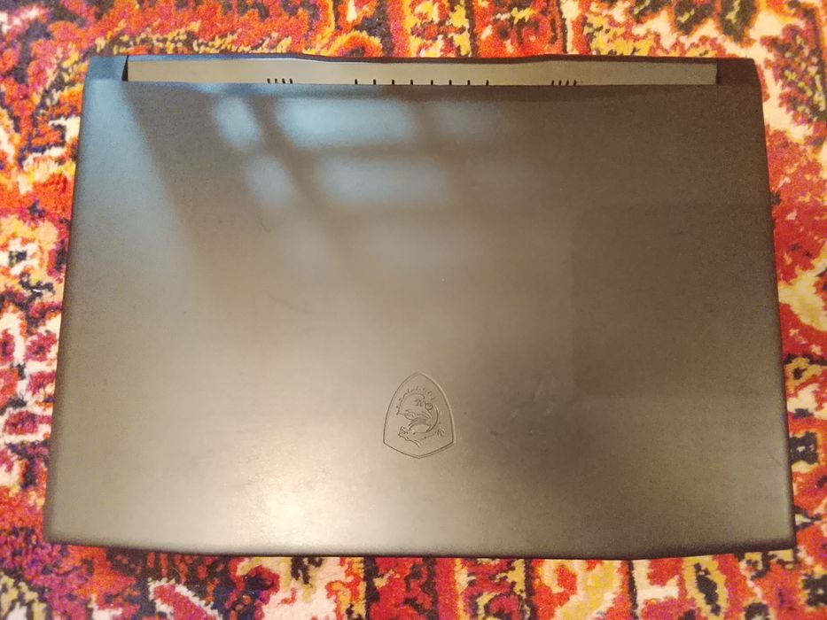 Игровой ноутбук MSI Katana