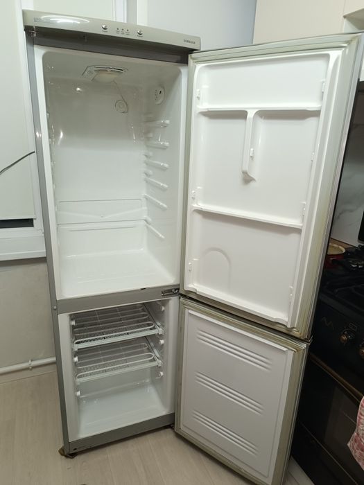 Продам Холодильник Samsung