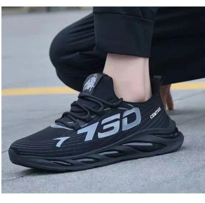 Pantofi sport (adidași)