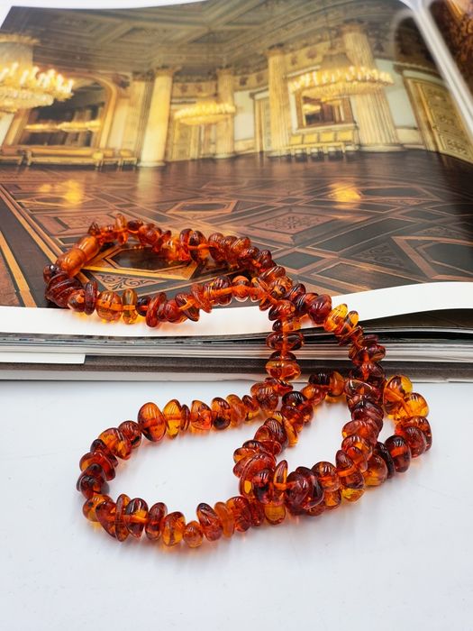 колие от руски естествен тъмен балтийски кехлибар, цвят коняк
100% нат