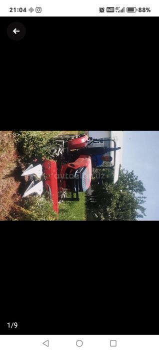 Traktor hamma narsalari bilan