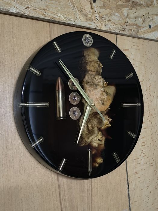 Часы из эпоксидной смолы