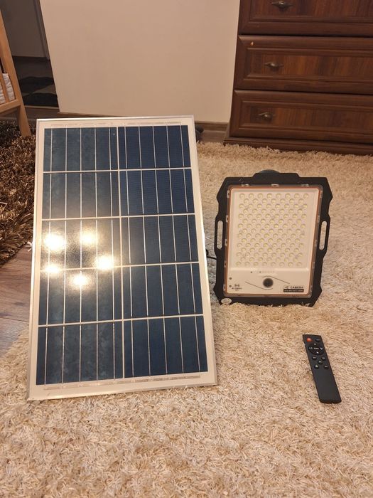 Vand Lampa solara  300 w cu panou . Camera