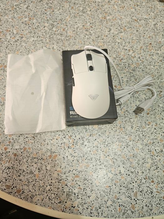 Мышка aula s36 лёгкая игровая