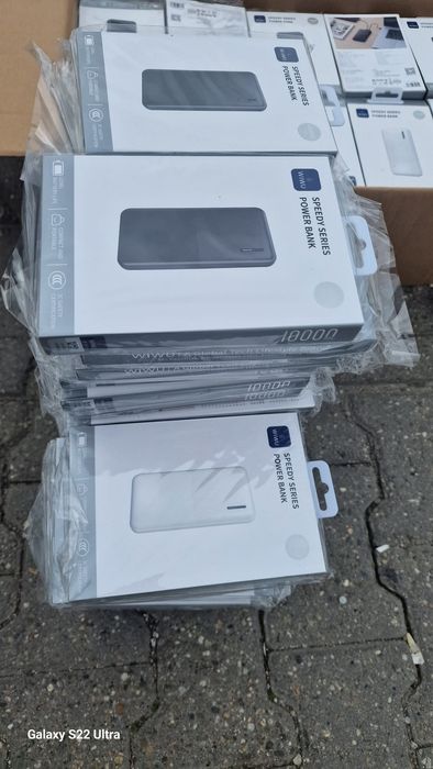 Ocazie ! Bateri Externe  5 buc 150 lei vine 30 lei buc angro 
Informații despre produs: 
Capacitate: 10000 mAh.
Caracteristici cheie: Durată lungă