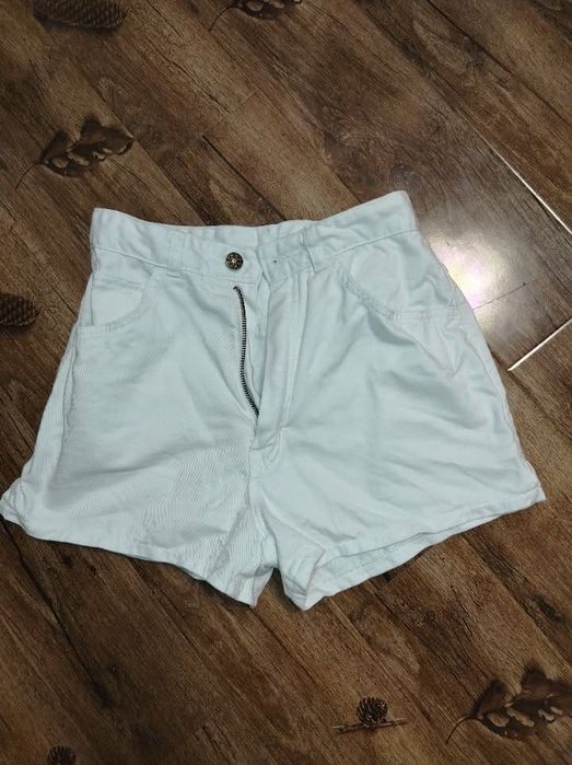 Pantaloni scurti de blug marime xs