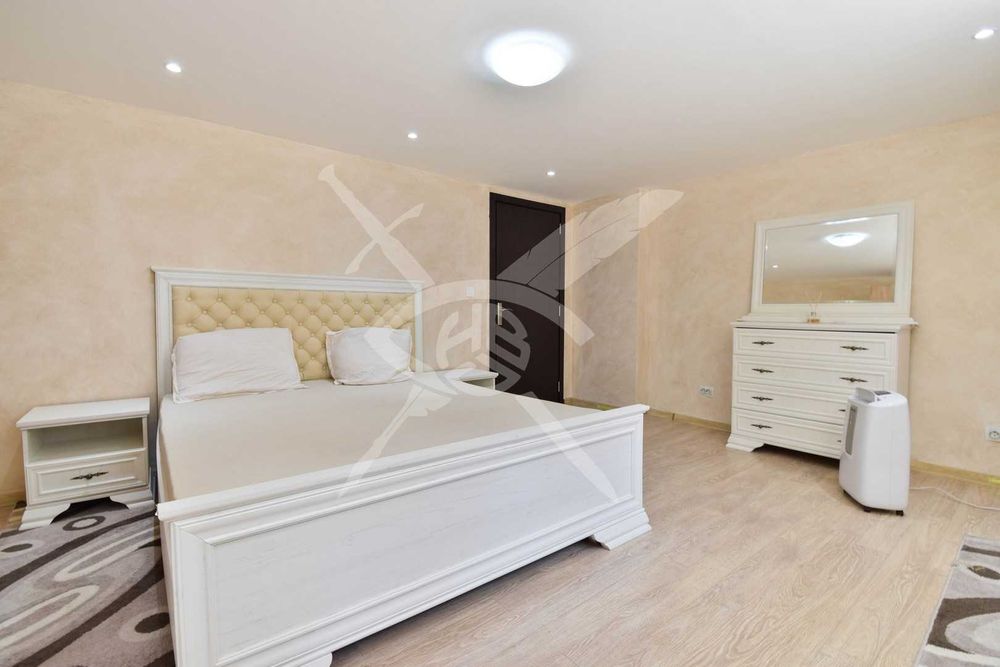 Дава се под наем Многостаен апартамент в София, Център - 120 кв.м за 995 € - Снимка #3