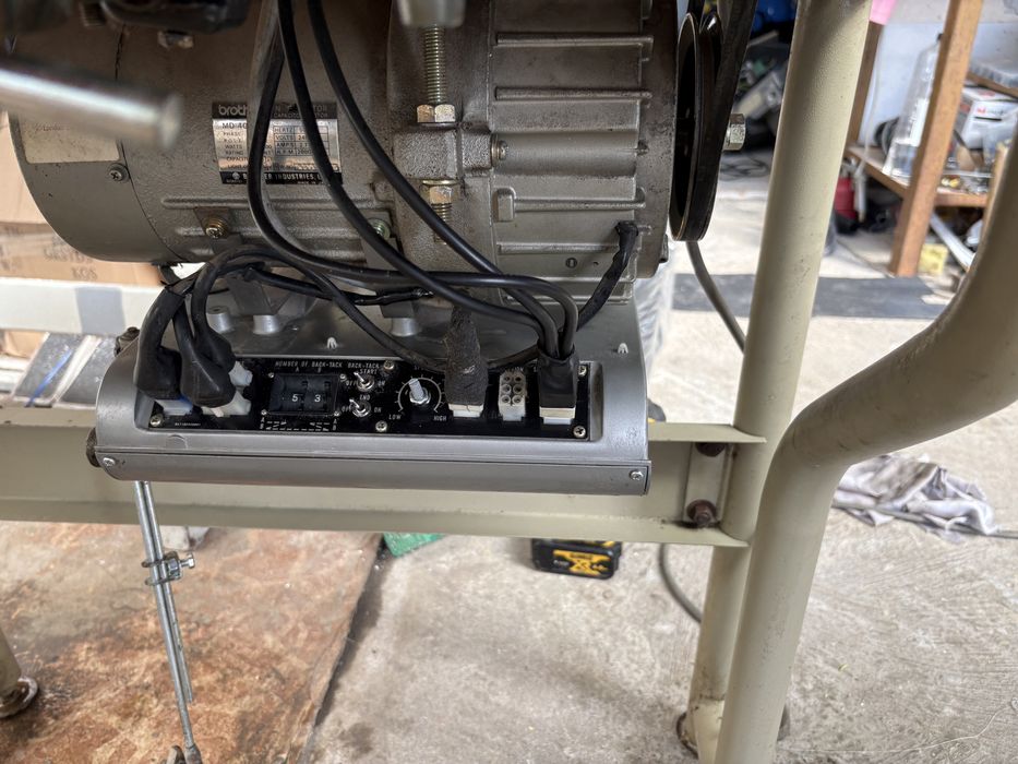 Masina cusut infustriala la 220v