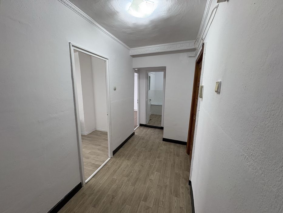 Inchiriez 2 camere decomandat