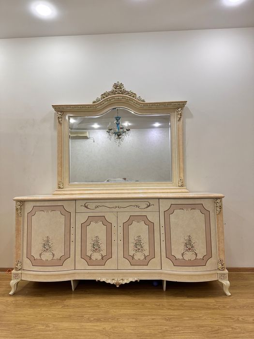 Сервант с комодом