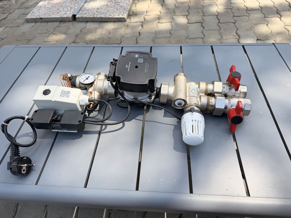 Kit complet Purmo pentru incalzire in pardoseala cu pompa Grundfos