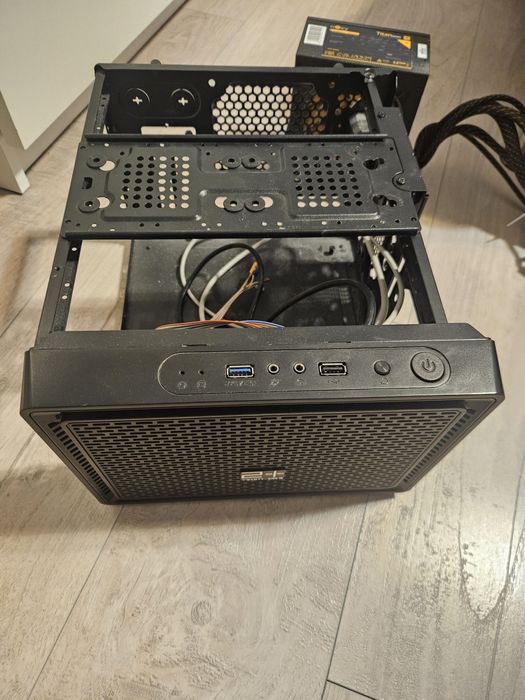 Carcasa Mini PC  pentru placi Mini -ITX si Micro ITx