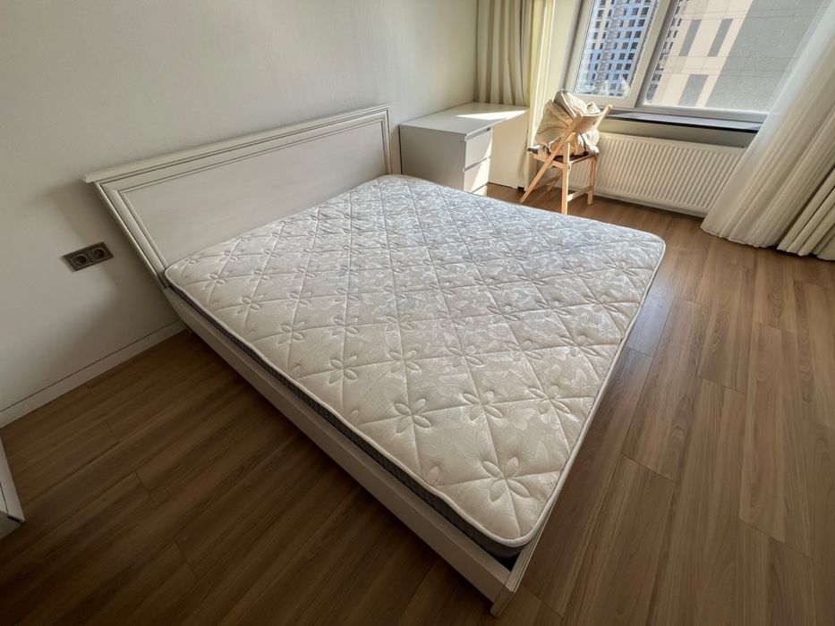 Кровать двуспальная. 180/200