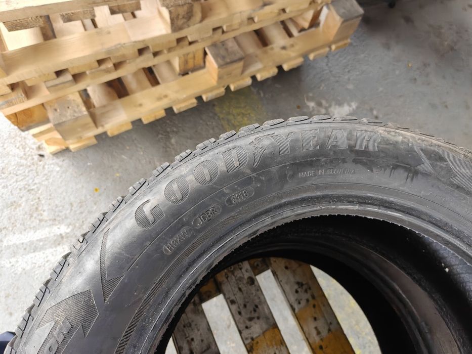 205/60/16 goodyear ultragrip 9