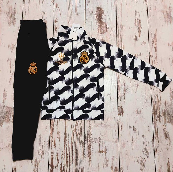 Анцуг Реал Мадрид Бял с черно с долнище и горнище Мбапе Артикули