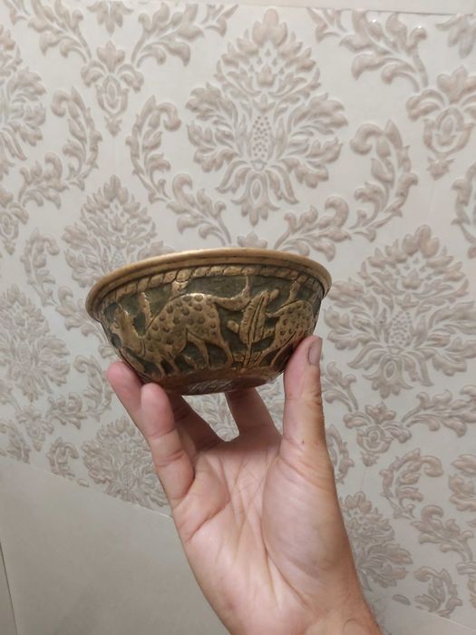 Bol antic deosebit din alama masiva cca. 1900