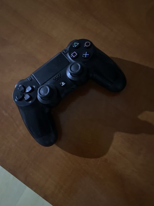 Playstation 4  +controler+1 joc