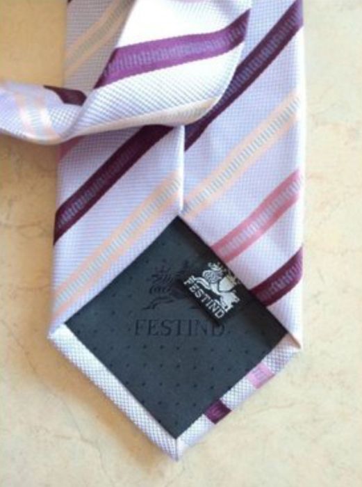 Галстук новый в коробке
