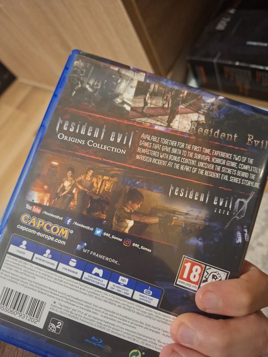 Vând joc Resident evil origins Collection