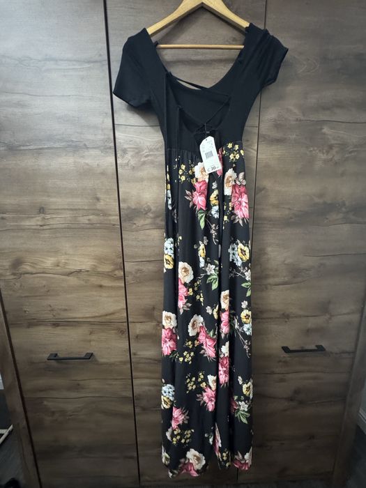 Платье в пол с открытой спиной