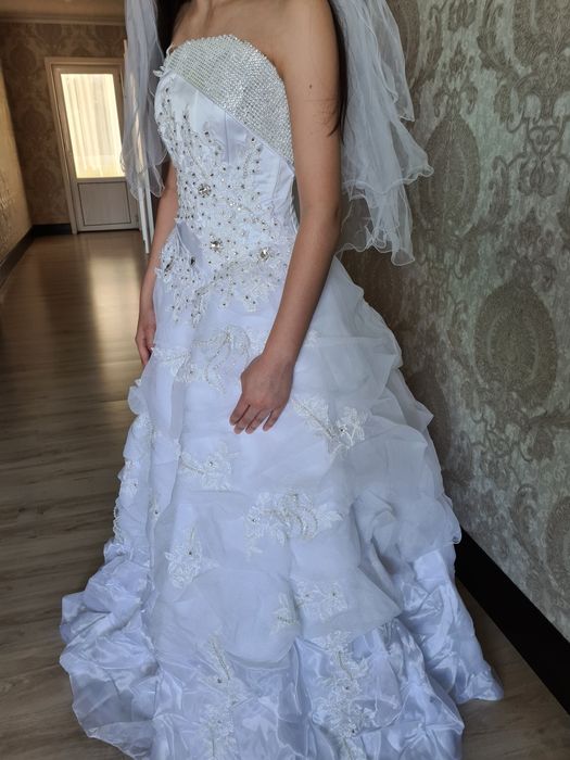 Свадебное платье