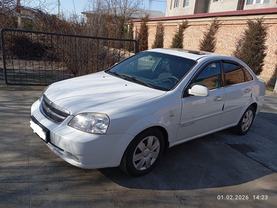 Срочна продам Ласетти 2009 год автомат
